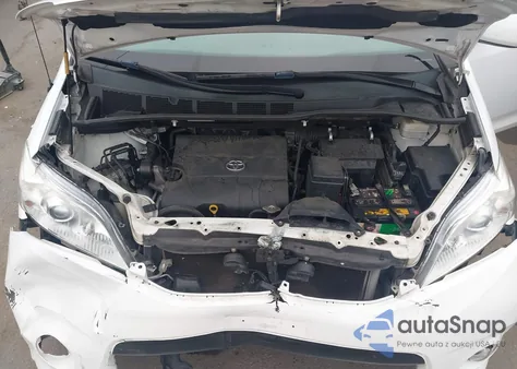 2012 Toyota Sienna Le V6 8 Passenger z USA, uszkodzony, nr VIN 5TDKK3DC2CS218290